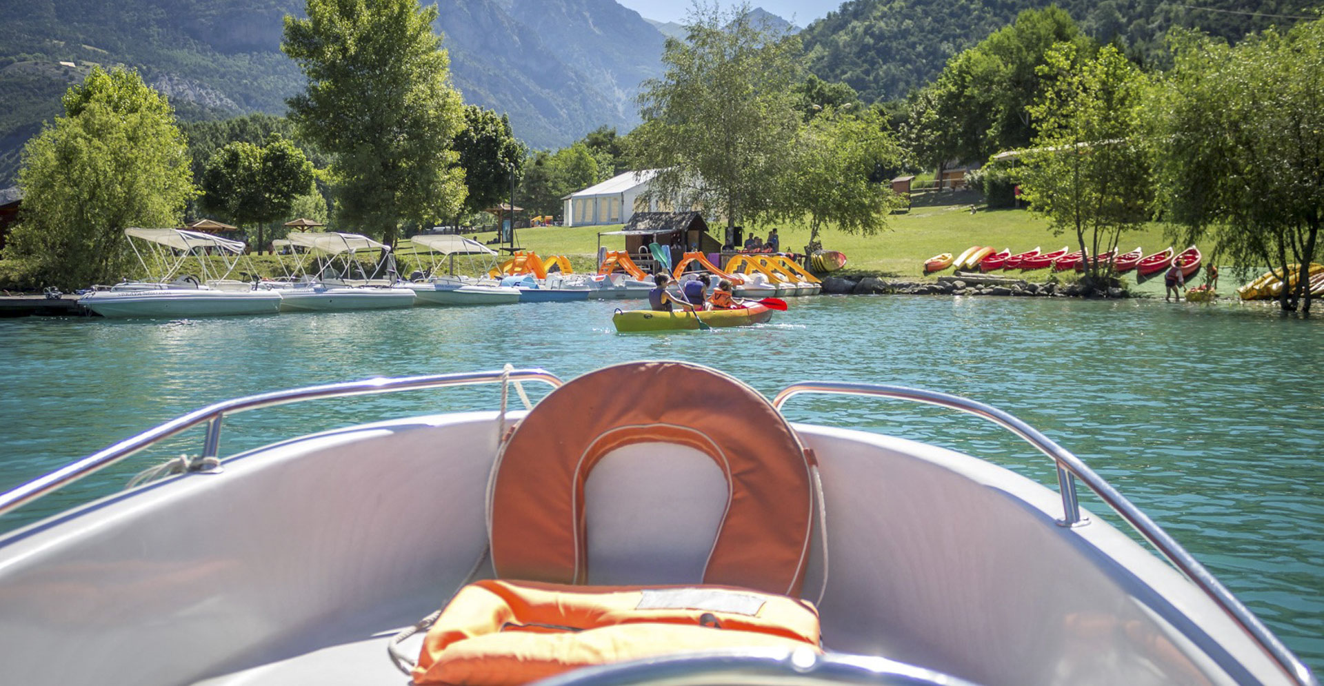 camping bord de lac hautes alpes